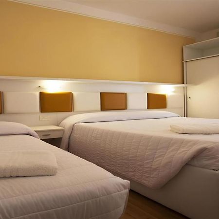 Hotel Gioiosa Чезенатіко Екстер'єр фото
