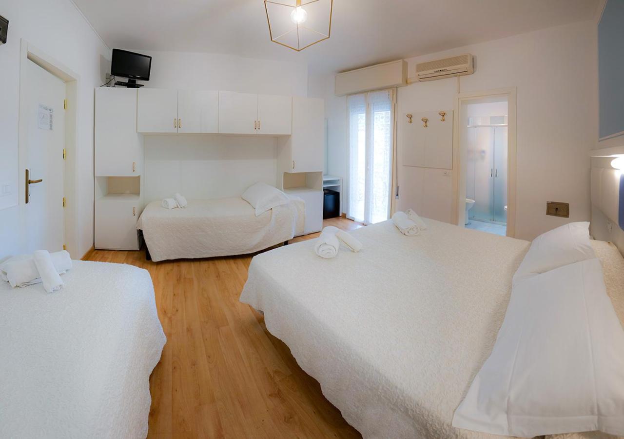 Hotel Gioiosa Чезенатіко Екстер'єр фото