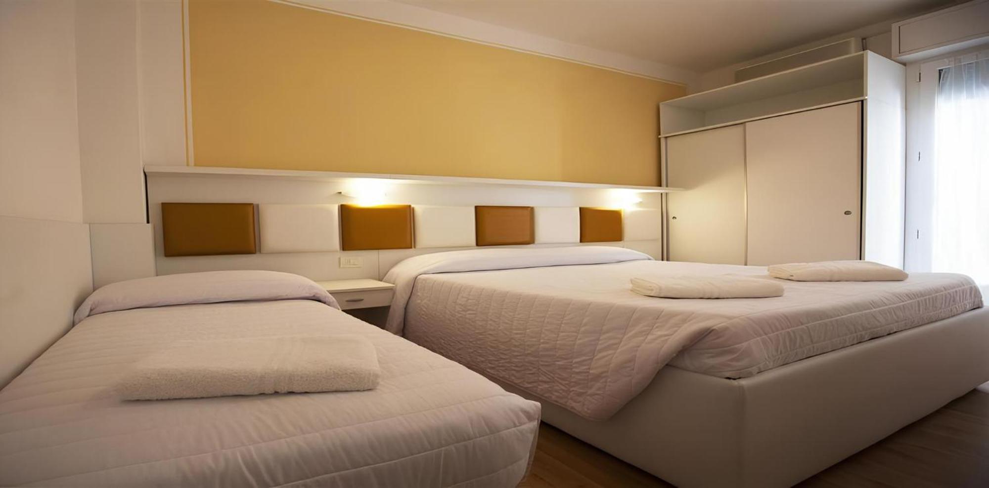 Hotel Gioiosa Чезенатіко Екстер'єр фото